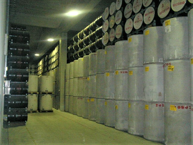 Dry casks in opslag