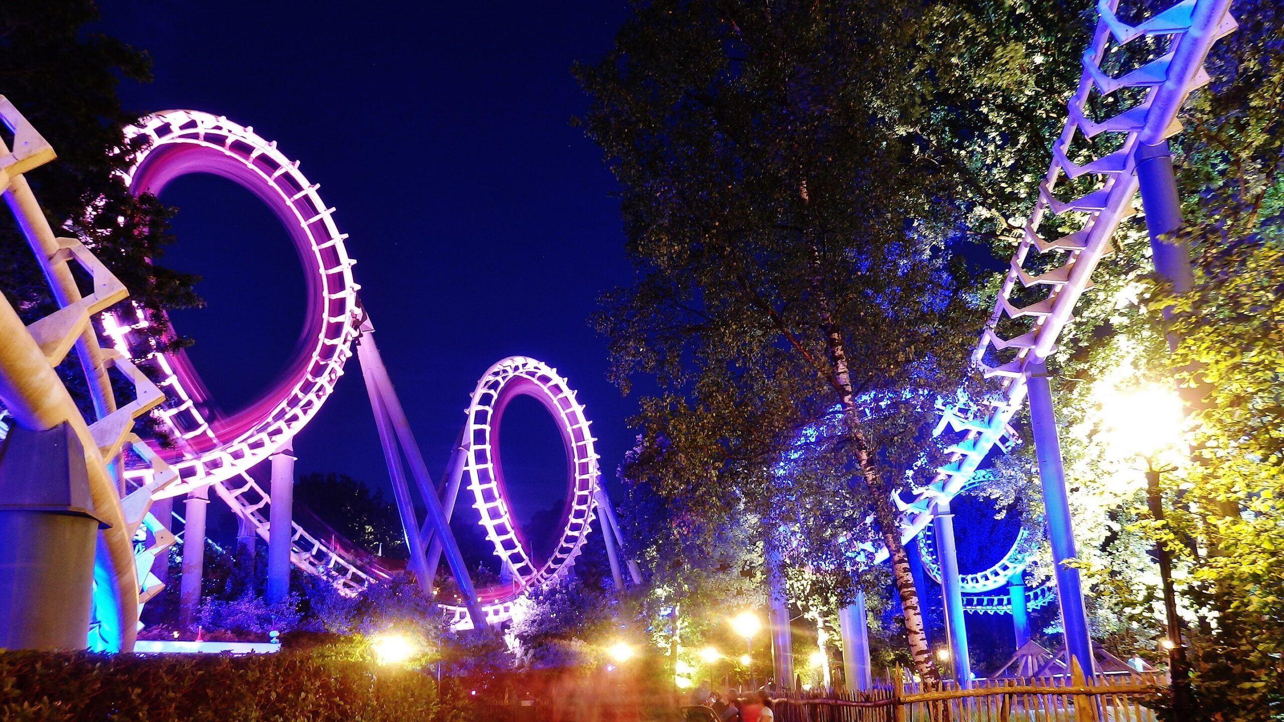 De 'Python' achtbaan in de Efteling